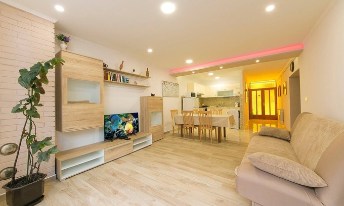 Brela Apartment | Three bedroom apartment with terrace and sea view Brela, Makarska (A-20778-b)