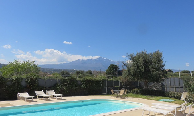 Santa Tecla Apartment | Three room apartment :Seafront residence with pool and garden