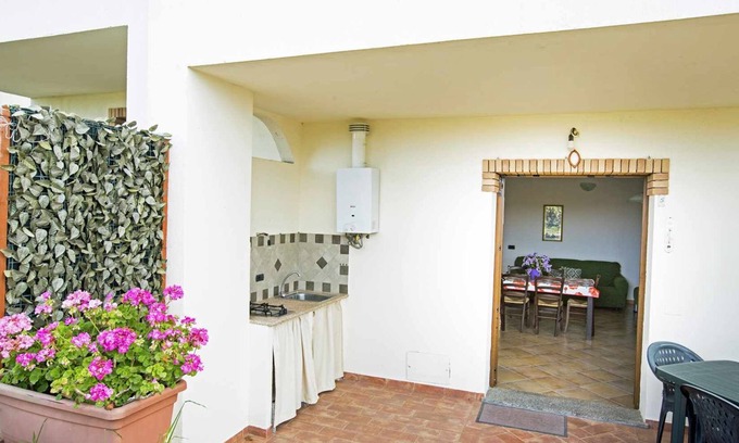 Torre di Bari Apartment | Three-room apartment 5 Torre di Barì, near the sea, with two bedrooms and covered terrace
