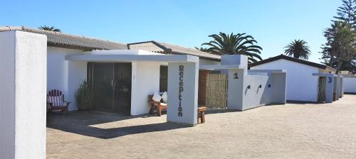 Walvis Bay Bed & Breakfast | Tiende Laan Bed & Breakfast and Self-Catering