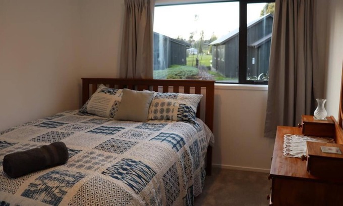Ohakune Apartment | Tiffany place Chalet 2 bed luxury apartment with twin spa bath