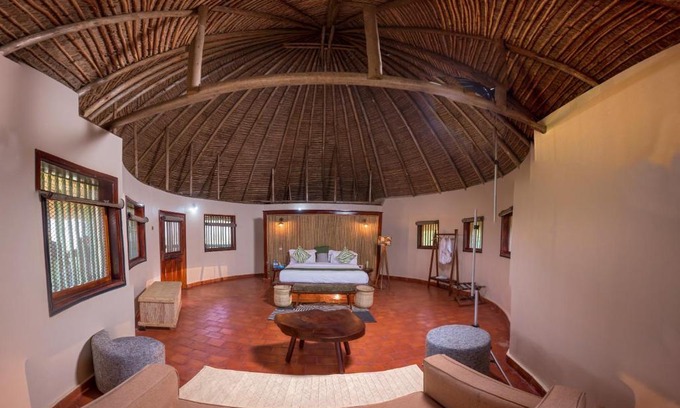 Pakwach Hotel | Tilenga Safari Lodge