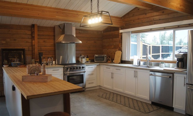 Logan Lake Cabin | TIMBER & BEAM CABIN Private setting New-Re-located & Re-built 1979 Pan Abode