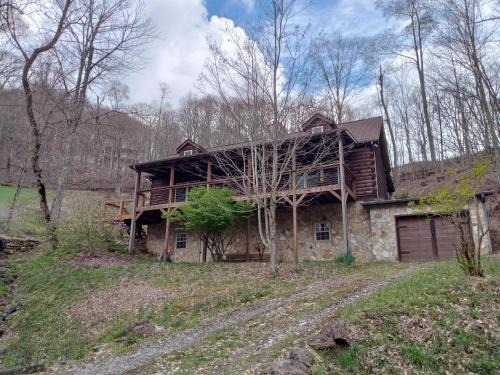 Wolf Laurel House | Timber Lodge989 El Miner