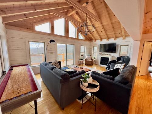 Wolf Laurel House | Timber Ridge Retreat