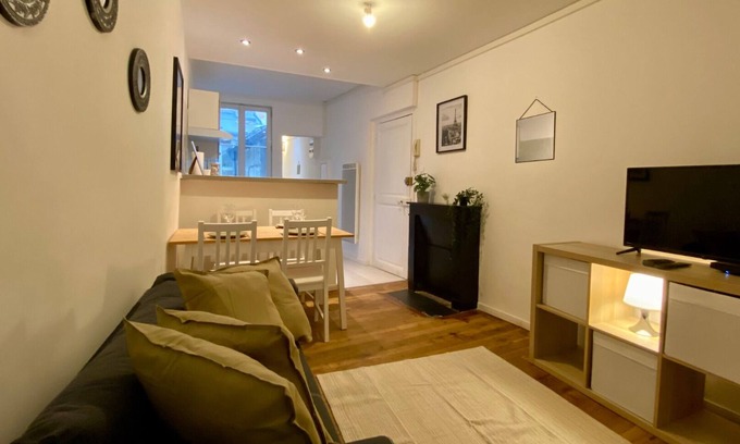 Nevers Apartment | Time for a break