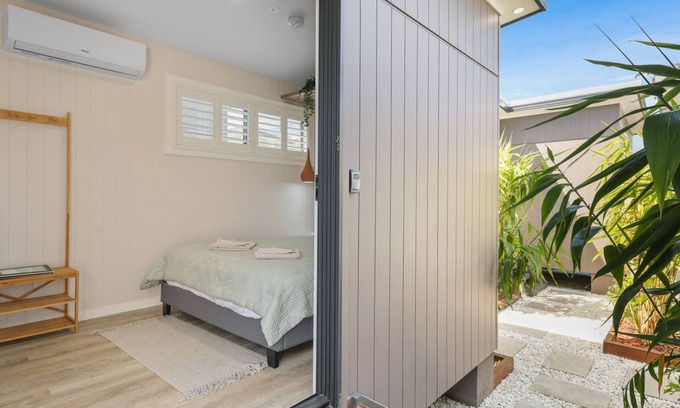Sanctuary Point Cabin | Tiny House Stayz Stay for 3 Pay for 2! - House 7
