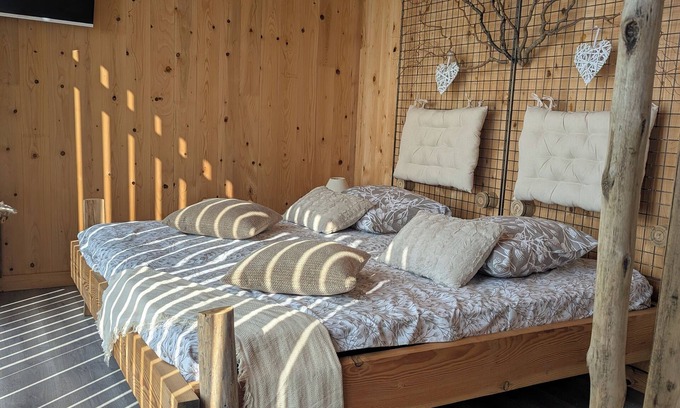 Zilling Ski Chalet | Tiny house-style chalet with private spa on the Alsace border