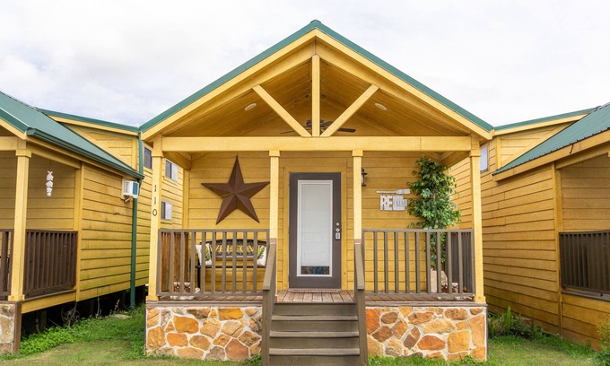 Willis Cabin | Tiny living cabin