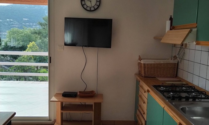 Tizzano Villa | Tizzano, villa with individual garden.