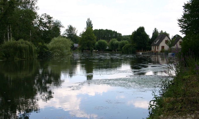 Heudreville-sur-Eure Cottage | TO THE SONGS OF THE BIRDS
