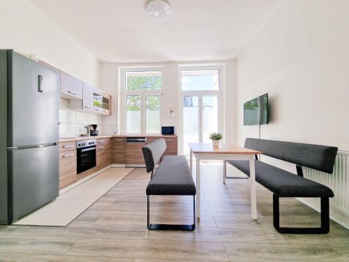 Rath Apartment | Tolstov Apartments - 3 Zimmer Wohnungen mit Balkon - 15 Min zur Messe DUS