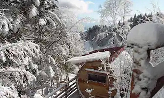 Mijoux Cabin | Tonneau Col de la Faucille