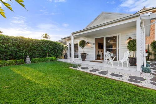 Long Jetty House | Toowoon Bay - Tranquil Couples Retreat - EV Powerpoint