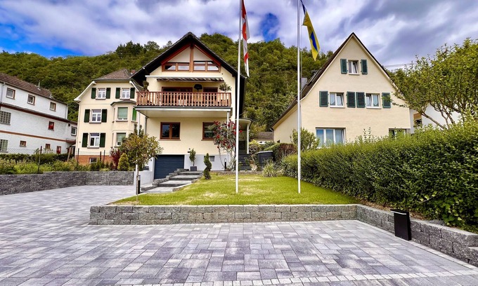 Kasbach-Ohlenberg Apartment | Top 70sqm apartment between Bonn and Koblenz