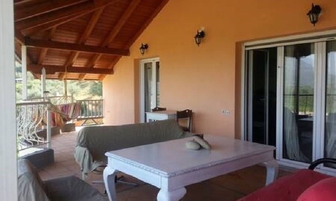 Vouvopotamos Ski Chalet | Top floor apartment,5’away from Acheron Springs.3bedroom 45sq.facing terrace