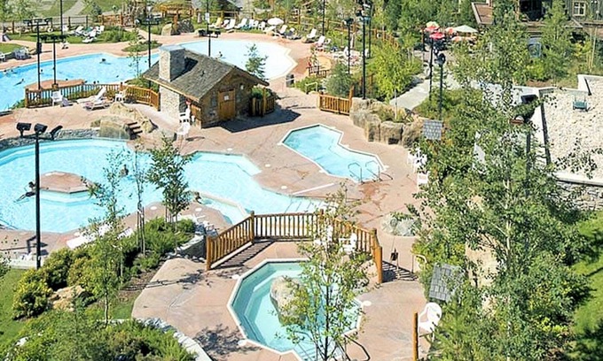 East Kootenay Condo | TOP FLOOR in Panorama Resort | TRUE Ski In/Out | Indoor Access to Pool & HotTubs