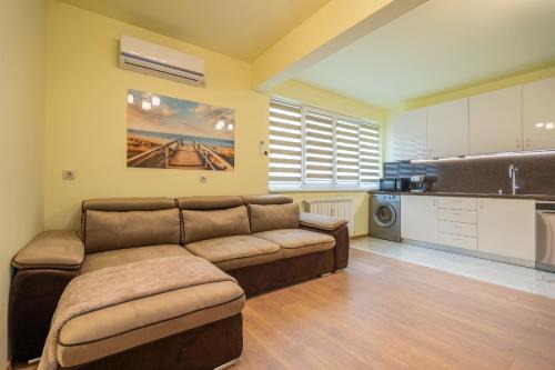 rayon Triaditsa Apartment | Top Location Central New & Spacious 3 BDR apt Medical Academy