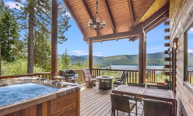 Roslyn Ridge House | TOP VIEW HOME+Game Room-Covered Patio w/ Hot Tub-Fire Pit-Book-n-SAVE NOW!