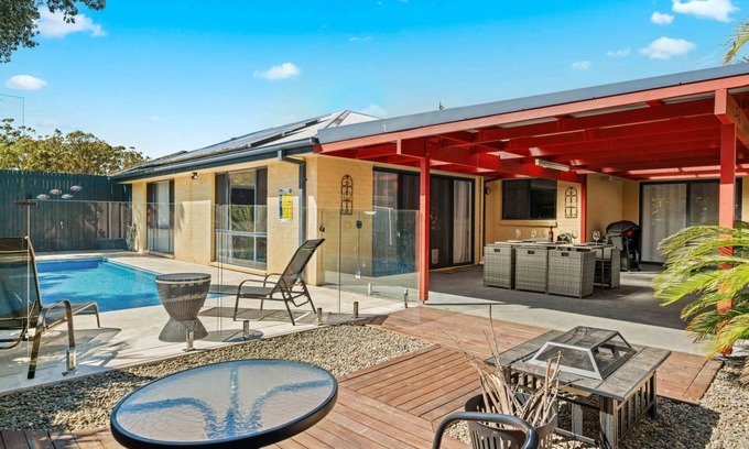 St. Georges Basin House | Topsy Turvey by Experience Jervis Bay