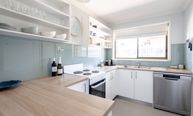 Torquay Apartment | Torquay Treasure, close to the beach and shops