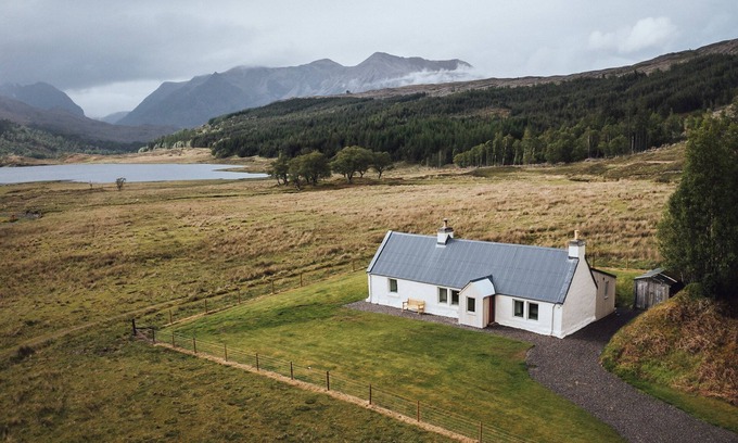Ledgowan Cottage | Torran Cottage - A cosy country cottage set in dramatic Scottish landscape
