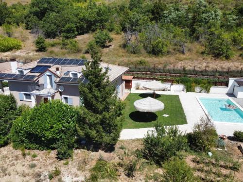 Acciano Apartment | TorrediLuna - MoonTower Free Parking & Pool