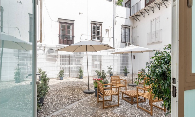 Kalsa Apartment | Torremuzza Apartment with Private Courtyard by Wonderful Italy