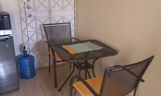 Portmore House | TOTAL ELITE OASIS Cozy, Quiet and Luxurious 1bedroom 1bathroom Suite