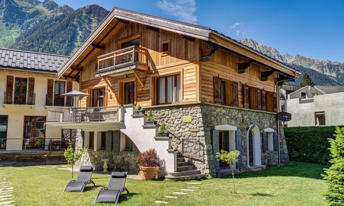 Chamonix City Centre Apartment | Town center at the foot of the Aiguille du Midi, two apartments, Mont Blanc view