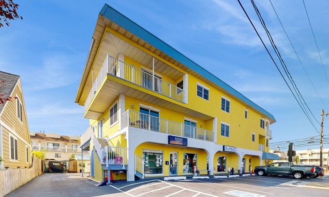 Dewey Beach Condo | Town of Dewey Beach condo with balcony ocean view, central A/C, & W/D - dogs OK