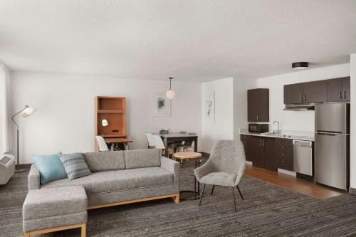 Naperville Hotel | TownePlace Suites by Marriott Chicago Naperville