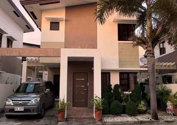 Lucap House | Townhouse Villa a Subsidiary of Alonas Traditional Home