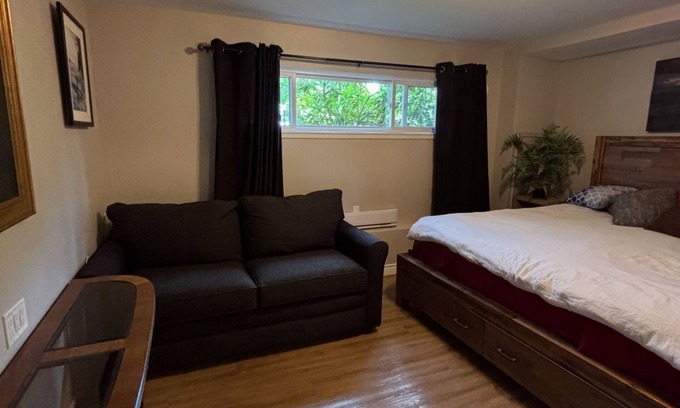 Comox Bed & Breakfast | .tPeaceful, Clean & Pet-Friendly Suites Near Nature & Amenities – Comox Valley
