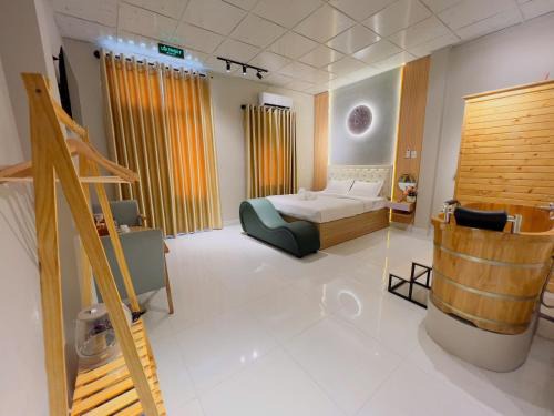 Quang Ngai Hotel | Trốn House