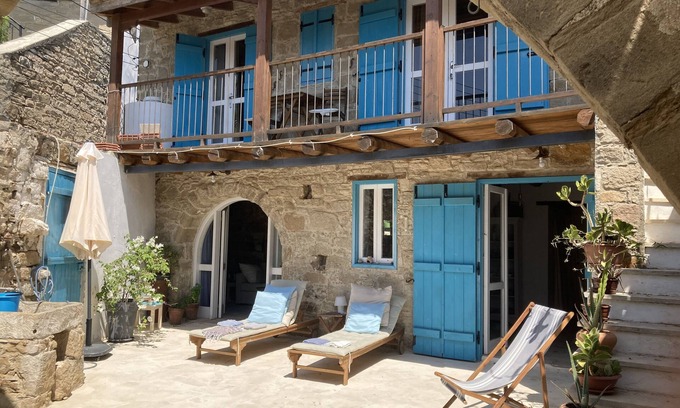 Tochni House | Traditional detached house in the heart of the village