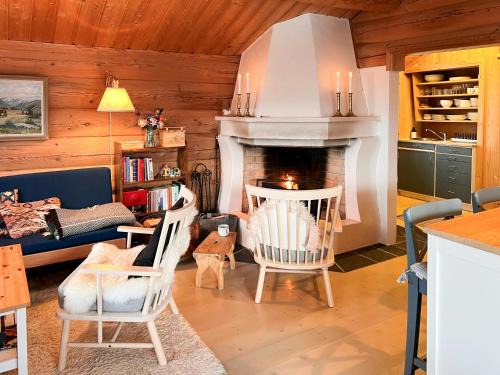 Rauland House | Traditional Log Cabin At Vierli