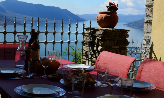 Campagnano di Roma House | Traditional stone house with a breathtaking view of the lake