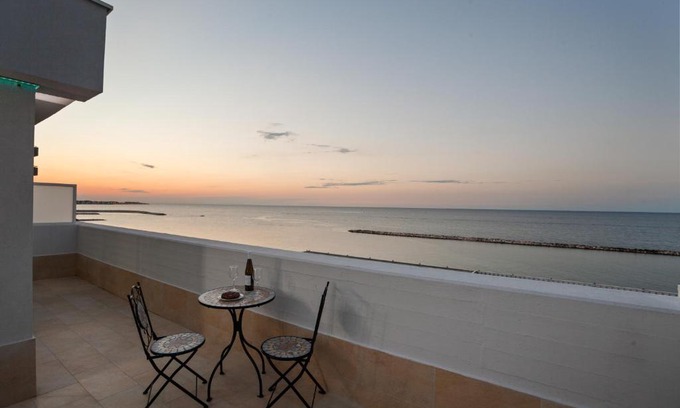Municipio 3 Apartment | Tramonto sul mare Bari Apartment near the airport