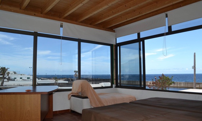 Los Cocoteros Apartment | Tranquility with sun and sand