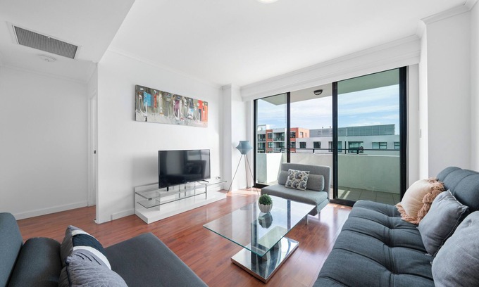 Ultimo Apartment | Tranquil 2 BR Apt with Parking/Darling Harbour-10mins Walk