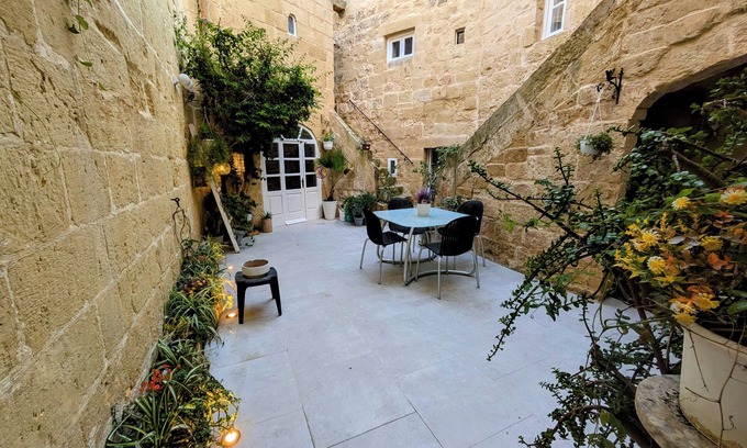 Mosta Other | Tranquil and Unique traditional 400 Yr Farmhouse with jacuzzi and bbq