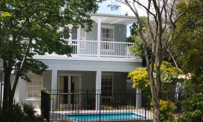 Claremont House | Tranquil Gem. Centrally located. Family retreat.
