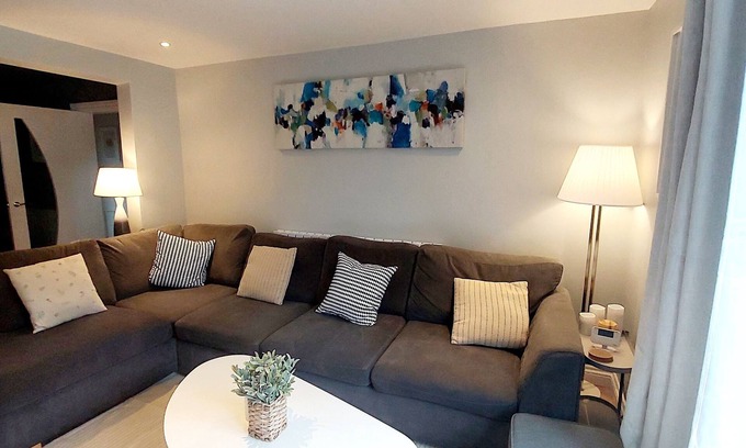 Huyton House | Tranquil haven in vibrant Liverpool!