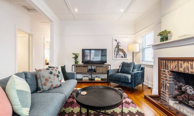 Prahran Apartment | Tranquil Inner east Haven Moments from High Street