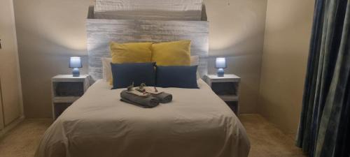 Germiston Apartment | Tranquil, large 1 bedroom garden cottage, 12 mins from OR Tambo International with backup water