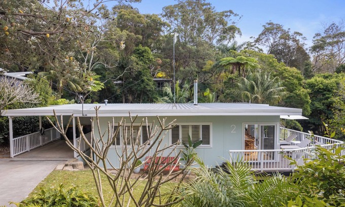 Macmasters Beach House | Tranquil Paradise by the Beach