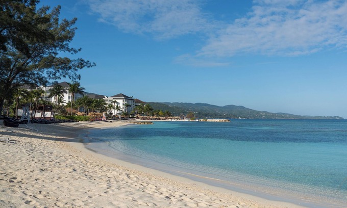 Montego Bay Apartment | Tranquil Studio in Gated Community with Beach & Pool