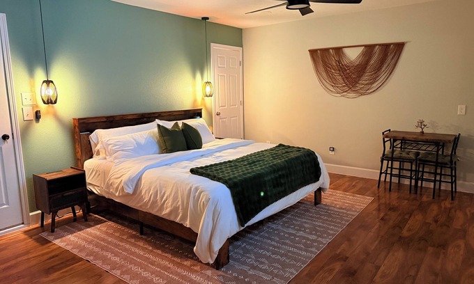 Louetta House | Tranquil Suite Private Bath + Entry