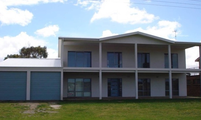 Goolwa North House | Tranquil Views - Waterfront Goolwa North